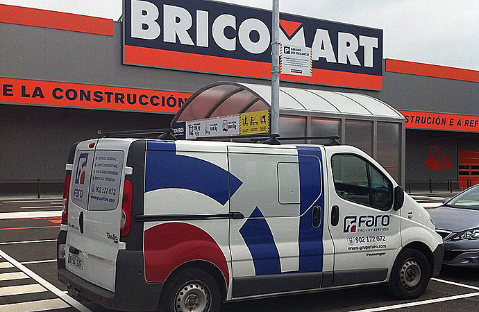 BRICOMART, EN SANTIAGO DE COMPOSTELA, TAMBI&Eacute;N CUENTA CON FARO FACILITY SERVICES